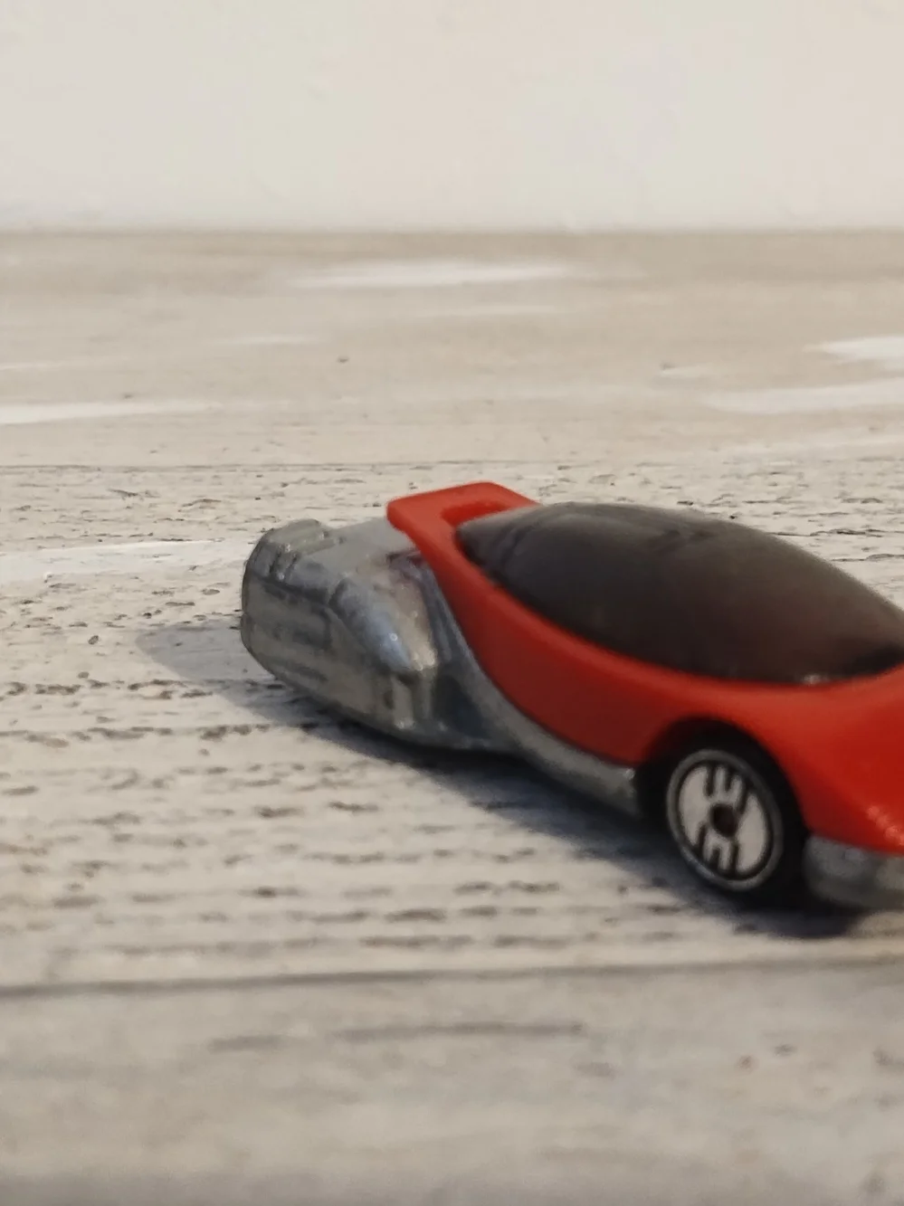 Hot Wheels Futuristic Red and Silver Space Car Loose Vintage 1988 Die cast metal